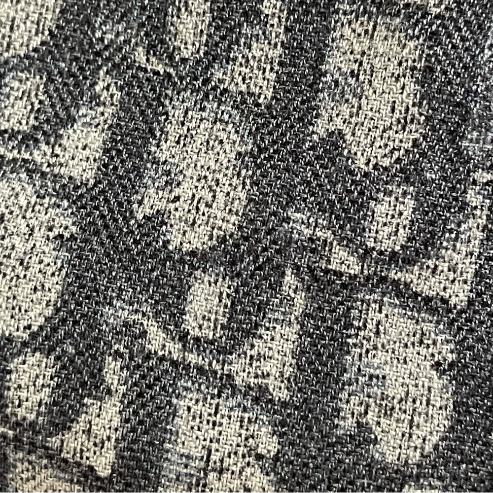 Dior Cashmere shawl Scarf. - Picture 12 of 16